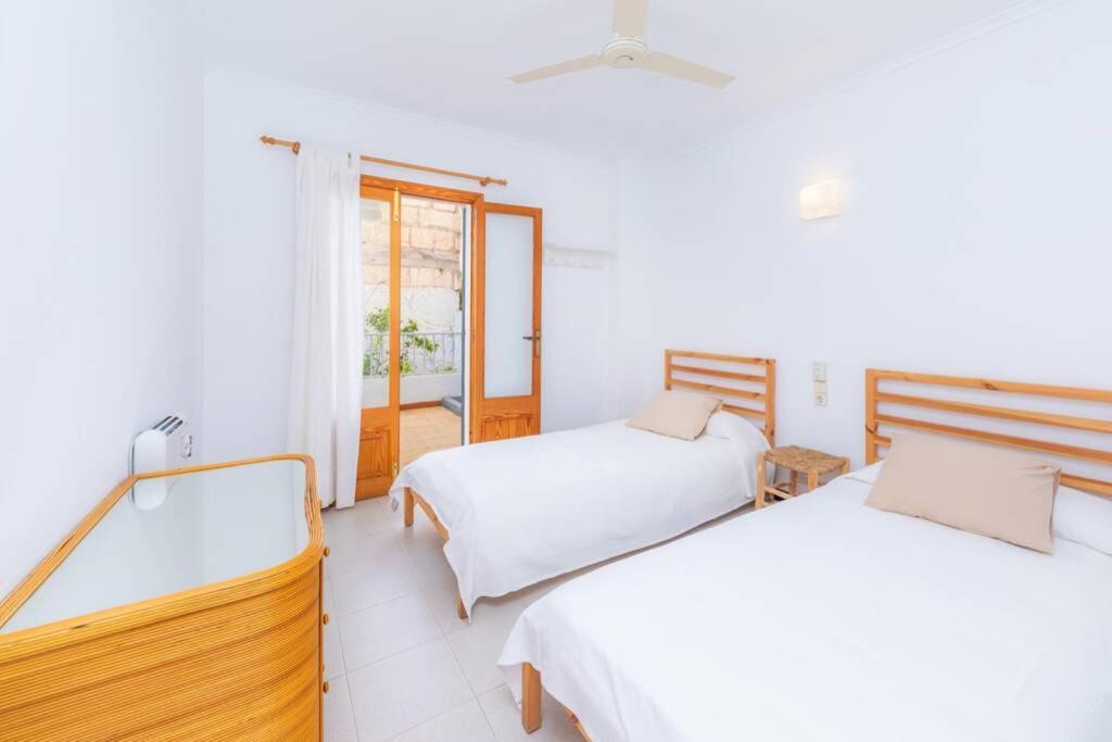 Beach House S'Illot Екстер'єр фото